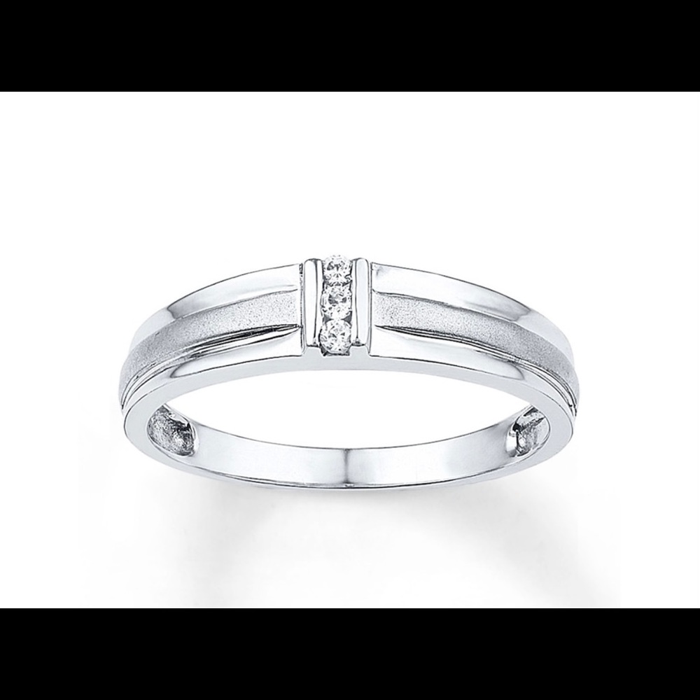 10k White Gold men’s ring. Brand new. Never worn.